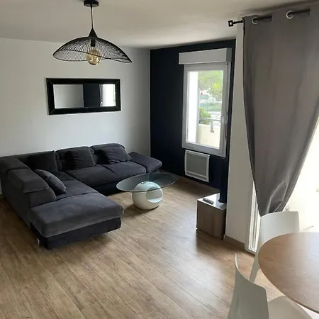 Apartment Jolie T2 Au Golf De Seilh