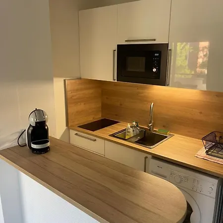 Jolie T2 Au Golf De Seilh